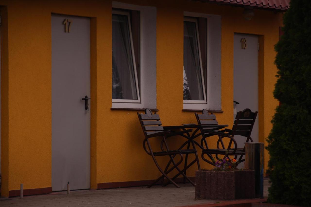 Zajazd Pod Kominkiem - Brzoza Kolo Torunia Exterior foto